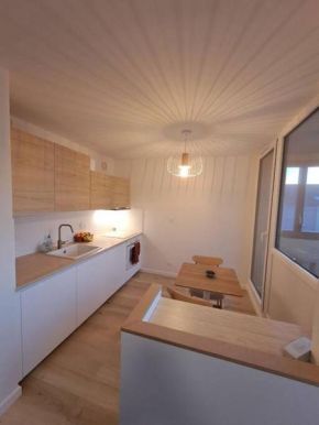 Renovated flat with loggia - Gare Part-Dieu 5min
